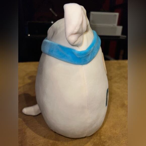 Squishmallows 8” “Brock the Bulldog” Fitness Wellness Squad - Picture 3 of 9